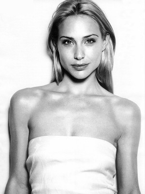 Claire Forlani 01 (300x400 Inline JPG)